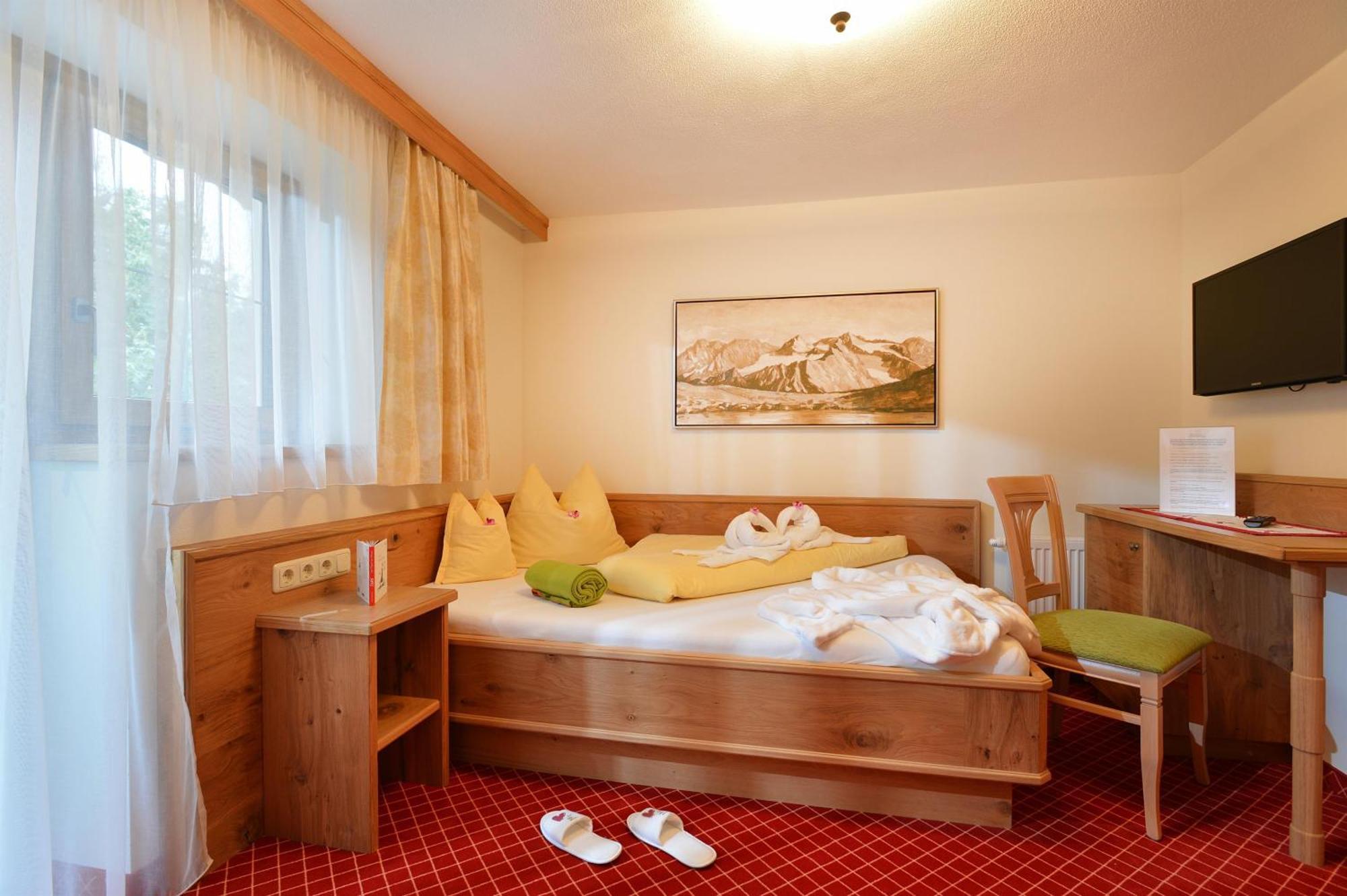 Hotel Garni Bavaria Ellmau Exteriör bild