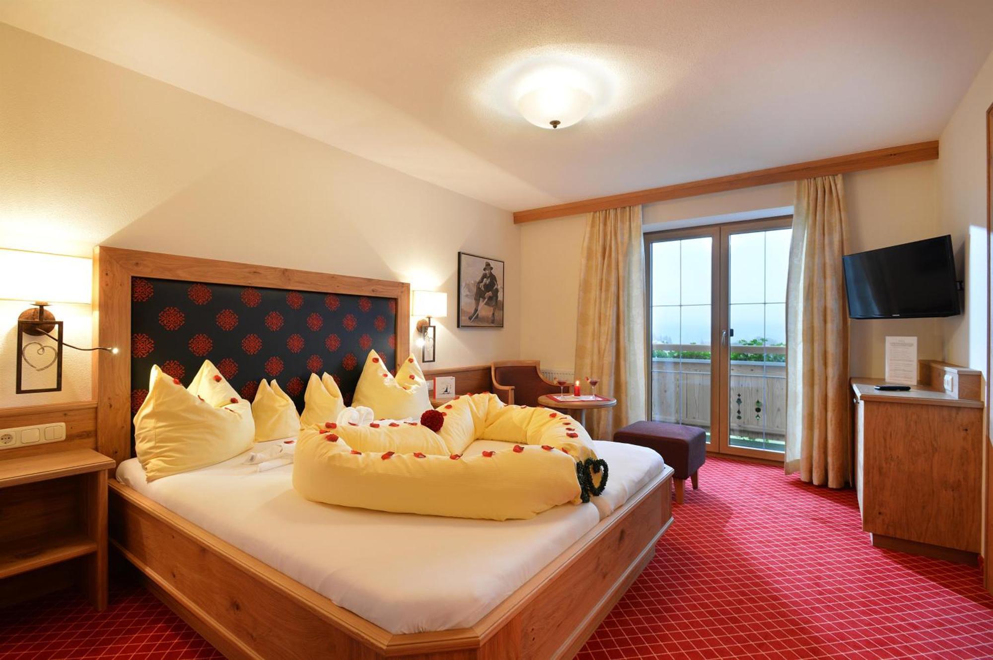 Hotel Garni Bavaria Ellmau Exteriör bild
